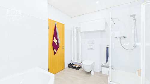CAM01984G0-PR0423-STILL010 - 