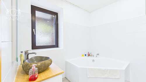 CAM01984G0-PR0423-STILL009 - 
