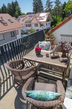 Sonniger Balkon - 3 Zimmer Dachgeschoßwohnung zum Kaufen in Baierbrunn