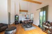 Wohn-/Essbereich mit Küche - Dachgeschoßwohnung mit 85,49 m&sup2; in Baierbrunn zum Kaufen