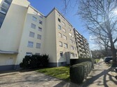 Außenansicht - Stadtnah: Schöne 2,5-Zimmer Wohnung mit Einbauküche und Balkon