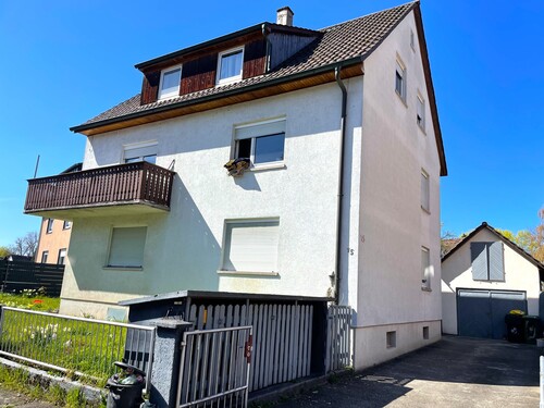 Hofeinfahrt - Renditestarkes Mehrfamilienhaus in zentraler Lage