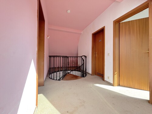 Treppenaufgang - 3 Zimmer Maisonettenwohnung in Gernsbach