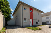 Garage und Haus - Einfamilienhaus mit 151,61 m&sup2; in Ötigheim zum Kaufen