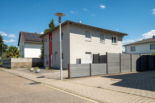 Seitenansicht - 6 Zimmer Einfamilienhaus in Ötigheim