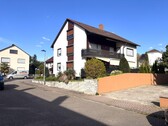 Außenansicht - Rohdiamant: 4-Zimmerwohnung mit Balkon
