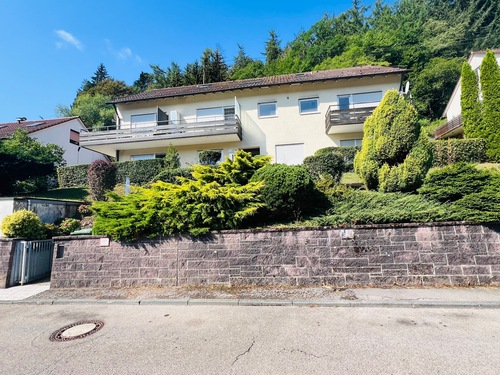 IMG_5326_Haus vorne - Top Kapitalanlage mit ca. 6 % Rendite Vermietetes 1-Zimmer-Apartment mit Balkon in Calw-Hirsau