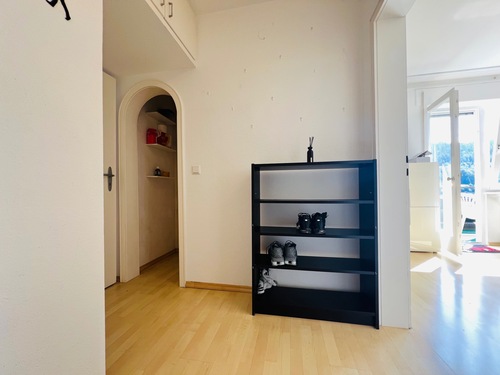 Flur - Sicht Wohnzimmer - 1 Zimmer Etagenwohnung zum Kaufen in Calw-Hirsau