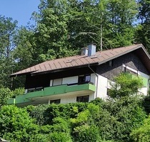 Zwei Wohnungen, ein Hausgefühl: „Haus-im-Haus-Charakter“ mit Garten, Sauna und Kaminzimmer - Bad Rippoldsau-Schapbach