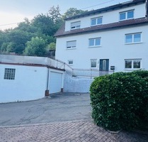 Teilsaniertes Einfamilien-Mehrgenerationenhaus mit Terrasse, Garage und optionaler Grundstückserweiterung - Horb am Neckar