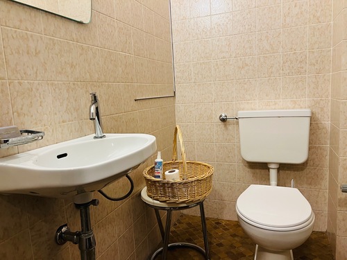 WG 1: Gäste-WC - 