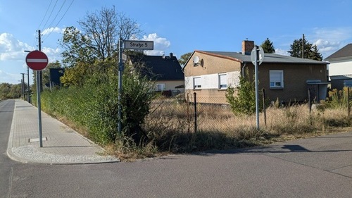 Eckgrundstück Str. 5 / Str. 3 - 