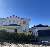 Che bella casa! Haus Bj. 2020 mit Einliegerwohnung und Pool - Geisenhausen