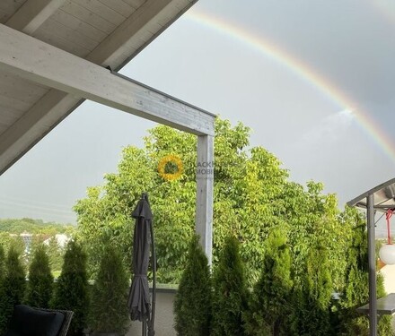Terrasse mit Regenbogen - 