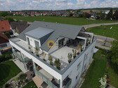 Drohnenaufnahme - Rooftop-Penthouse mit 2 Garagen- und 2 Aussenstellplätzen