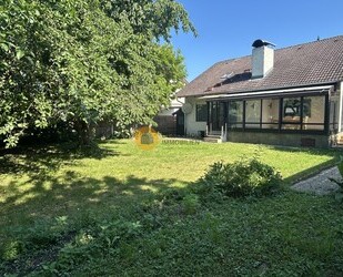 EinfamilienhausZweifamilienhaus mit 2 Einzelgaragen in schöner Ortsrandlage - Hepberg