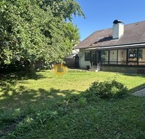 bezahlbares EinfamilienhausZweifamilienhaus mit 2 Einzelgaragen in schöner Ortsrandlage - Hepberg