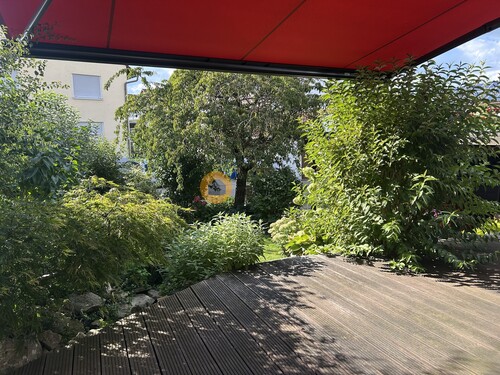 Terrasse mit el. Markise - 