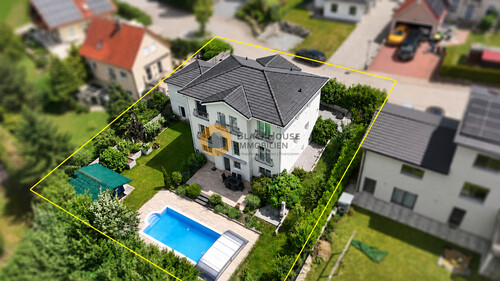 Luftbild Garten1 - Walmdachhaus mit Einliegerwohnung, Doppelgarage, Bj. 2020, Salzwasserpool mit Gegenstromanlage