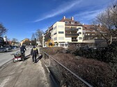 Gesamtgebäude Strassensicht - Laden, Geschäft, Verkaufsfläche in München zum Kaufen