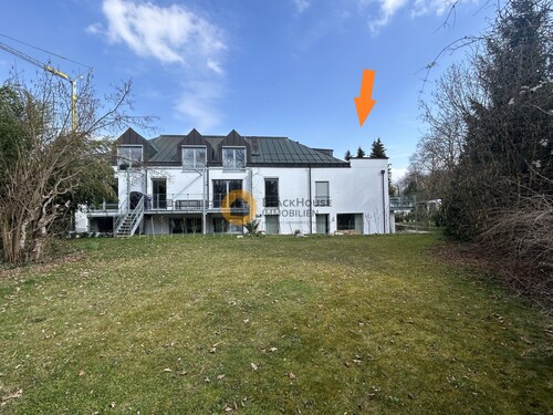 Ansicht West mit Pfeil - 