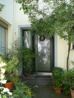 Haustür - 7 Zimmer Einfamilienhaus zum Kaufen in Bonn