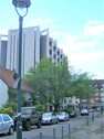 Straßen-Ansicht - Möbliertes Apartment in Düsseldorf-Rath zu verkaufen