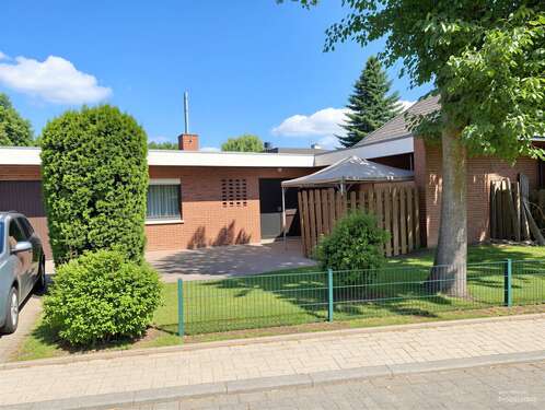 Front - (KI generiert) - Handwerkerhaus in guter Lage von Vechta