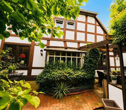 Gartenansicht Fachwerk - 9 Zimmer Einfamilienhaus in Diepholz