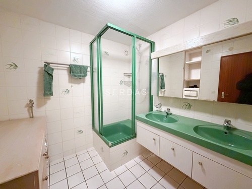 Badezimmer EG - Etagenwohnung mit 116,00 m&sup2; in Bad Urach zum Kaufen