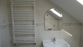 BadII_2_Spiegel - 4 Zimmer Dachgeschoßwohnung in Düsseldorf