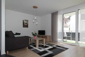 2 - 2-Zi-Whg möbiliert mit EBK und Balkon