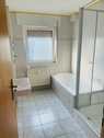 Bad - 4 Zimmer Wohnung zu vermieten - 980,00 EUR Kaltmiete, ca.  90,00 m² Wohnfläche