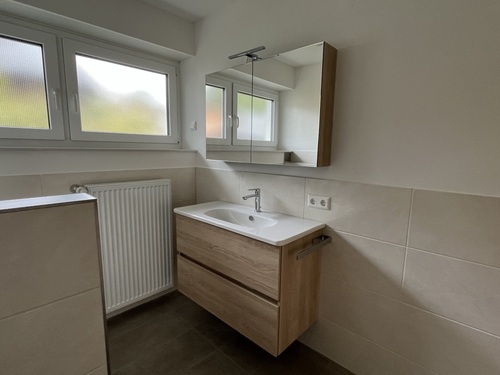 Bad 3 - 6-Zimmer-Wohnung in Mötzigen - 1.890,00 EUR Kaltmiete, ca.  146,00 m² Wohnfläche