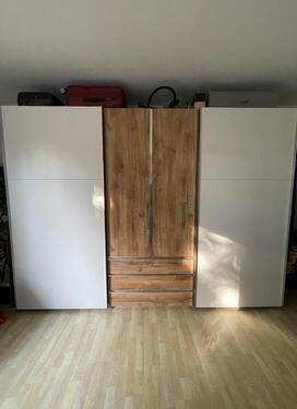 Kleiderschrank - 1- Zimmer in Frankfurt am Main