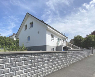 Traumhafte und moderne neuwertige Doppelhaushälfte mit Einliegerwohnung - Linden