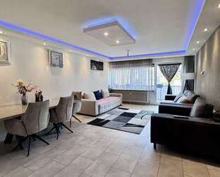 Traumhafte 3,5-Zimmer-Wohnung mit großem Balkon, herrlicher Aussicht, Garage und inkl.Einbauküche - Velbert