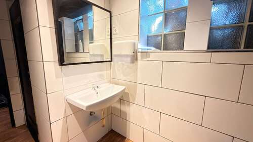 WC - 