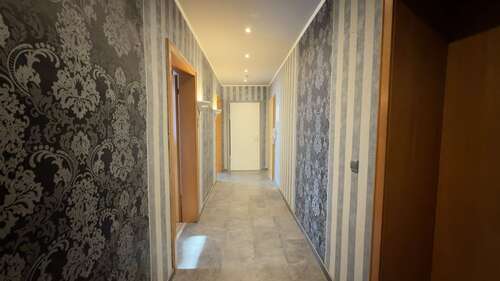 Flur - Etagenwohnung mit 75,00 m&sup2; in Essen zum Kaufen