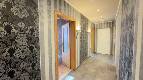 Flur - 3.5 Zimmer Etagenwohnung zum Kaufen in Essen