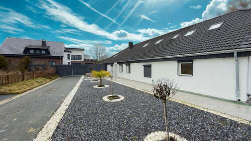 Seitenansicht - Einzigartiges Traumhaus mit Baupotenzial & hochwertiger Ausstattung