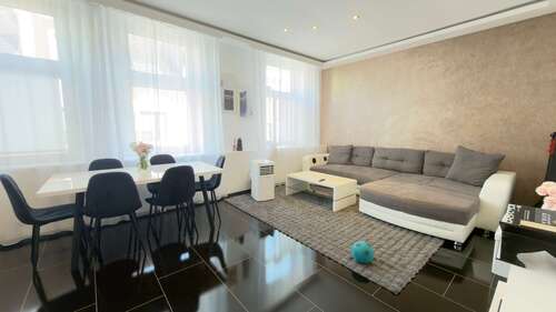 Wohnzimmer - 3 Zimmer Etagenwohnung in Oberhausen