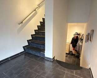 Modernisiertes 3-Parteienhaus mit Maisonette und Gartenanteil nahe Centro - Oberhausen