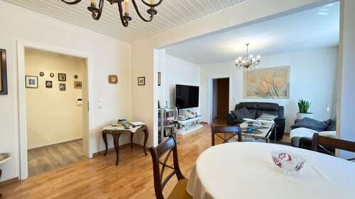 Wohnzimmer mit Essbereich - 
