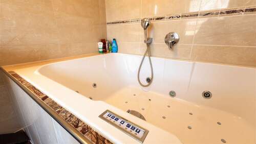 Badezimmer -1.OG - 