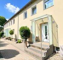 Bezugsfreie Reihenhaushälfte mit Vollausstattung, moderner Küche, Jacuzzi, Fitnessraum & Garten - Bönen
