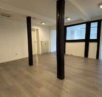 Großes Büro- und Praxisfläche in Hattingens Altstadt mit IT-Raum, LAN, Seminarraum und Gartennutzung