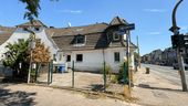 Außenansicht - Hausgefühl statt Wohnung – 4,5 Zimmer mit Garten in Oberhausen