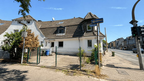 Außenansicht - Hausgefühl statt Wohnung – 4,5 Zimmer mit Garten in Oberhausen