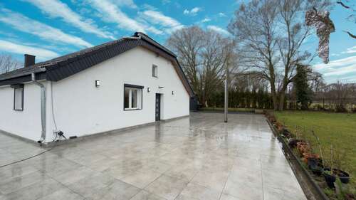 Terasse - Zweifamilienhaus mit 279,90 m&sup2; in Straelen zum Kaufen